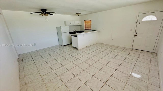 4 of 25 - 8000 Tatum Waterway Dr 1, Miami Beach, FL