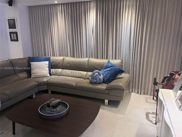 4 of 15 - 9801 Collins Ave 20c, Bal Harbour, FL