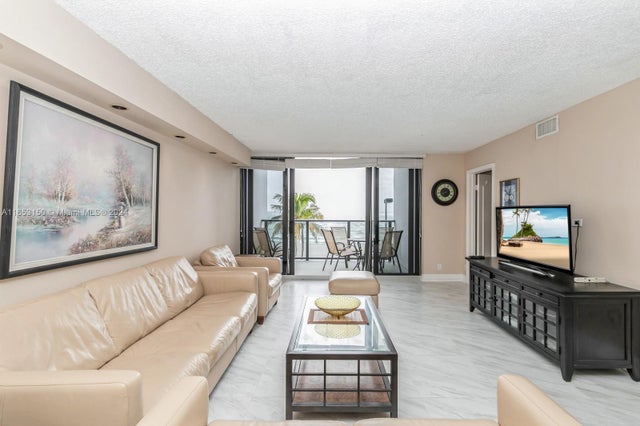 3 of 21 - 2301 S Ocean Dr 301, Hollywood, FL