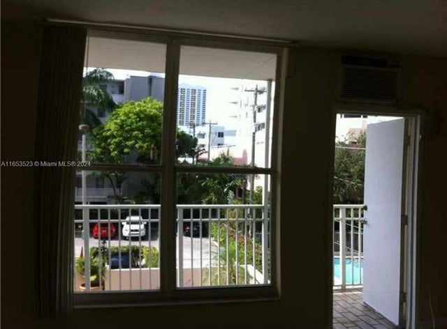 2 of 12 - 1300 Lincoln Rd F306, Miami Beach, FL