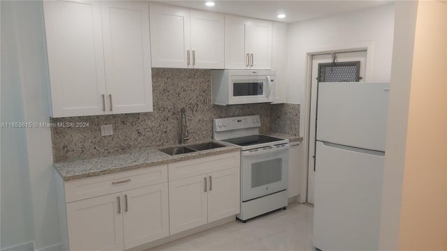 5 of 16 - 1201 S Hillcrest Ct 102, Hollywood, FL