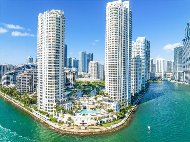 2 of 30 - 808 Brickell Key Dr 2005, Miami, FL