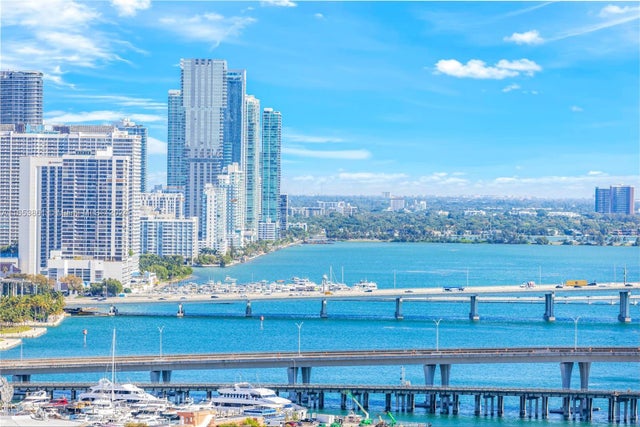 5 of 30 - 808 Brickell Key Dr 2005, Miami, FL