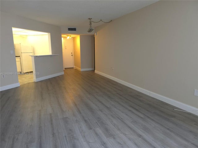 4 of 17 - 2750 Ne 183rd St 1212, Aventura, FL