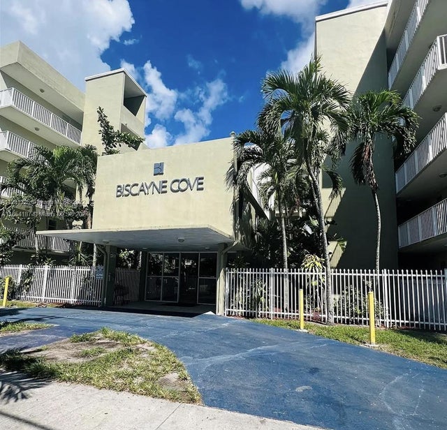 2 of 10 - 665 Ne 83rd Ter 112, Miami, FL