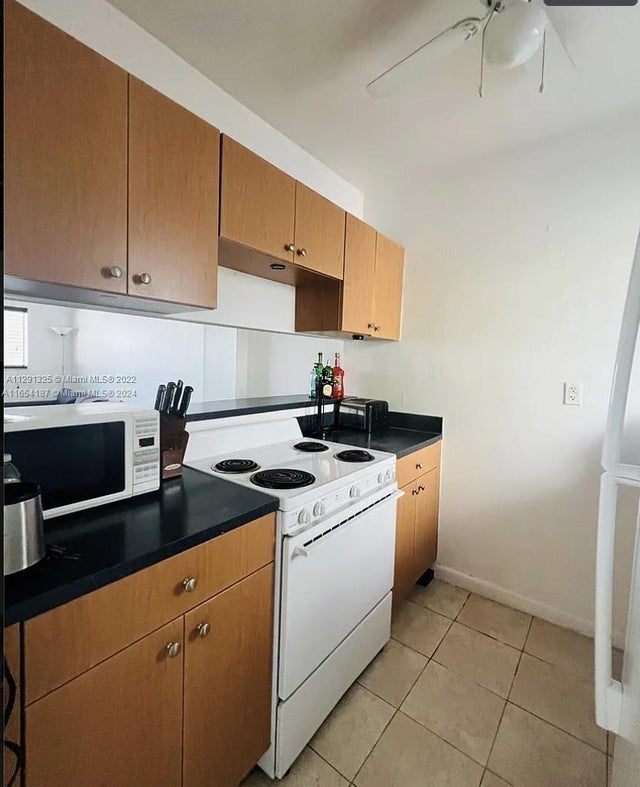 3 of 10 - 665 Ne 83rd Ter 112, Miami, FL