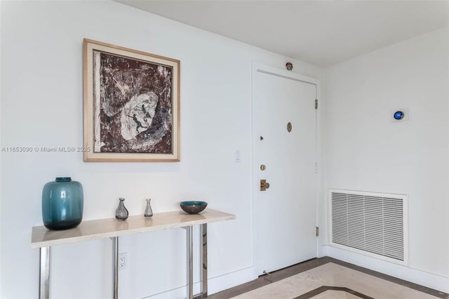 4 of 37 - 5640 Collins Ave 6d, Miami Beach, FL