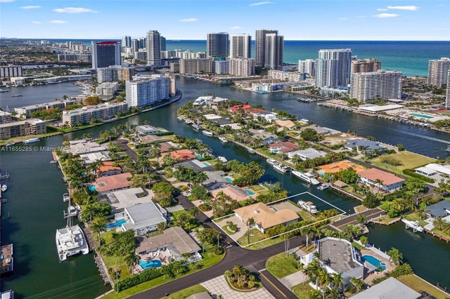 3 of 58 - 543 Hibiscus Dr, Hallandale Beach, FL