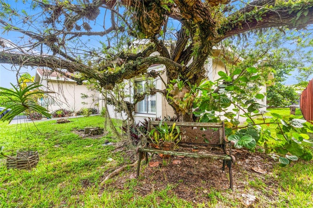 5 of 41 - 6305 Sw 146th Ct, Miami, FL