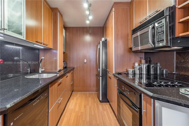 1 of 27 - 1670 Bay Rd 2e, Miami Beach, FL