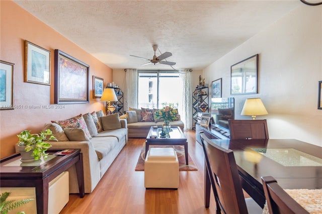 2 of 27 - 1670 Bay Rd 2e, Miami Beach, FL