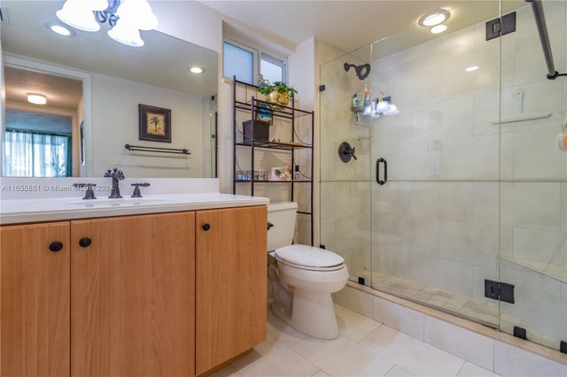 5 of 27 - 1670 Bay Rd 2e, Miami Beach, FL
