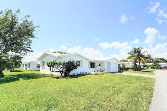2 of 30 - 300 Nw 28th Ct, Pompano Beach, FL