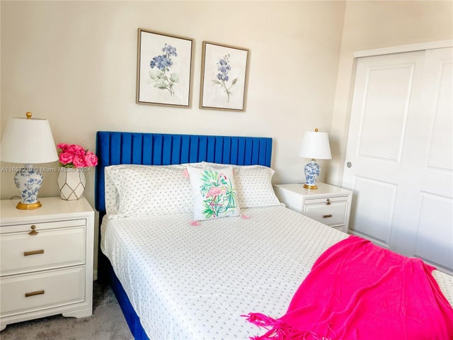 2 of 39 - 5100 Eucalyptus Dr 2, Hollywood, FL