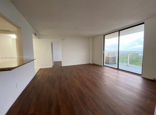 5 of 30 - 13499 Biscayne Blvd 1507, North Miami, FL