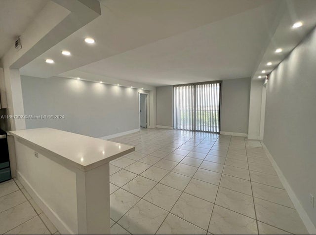 4 of 18 - 13499 Biscayne Blvd 1405, North Miami, FL