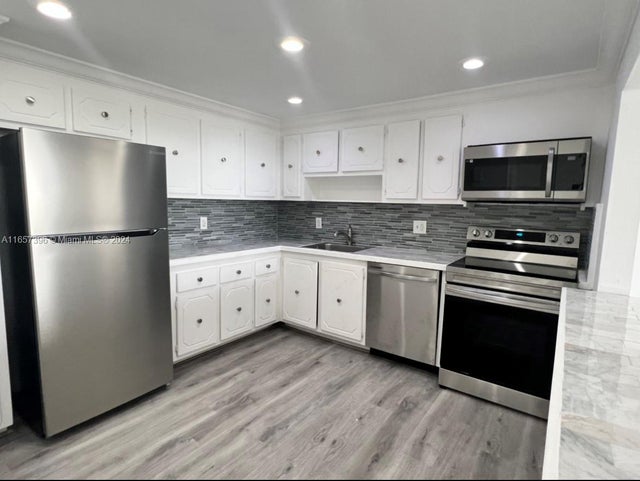 2 of 32 - 13499 Biscayne Blvd 1205, North Miami, FL