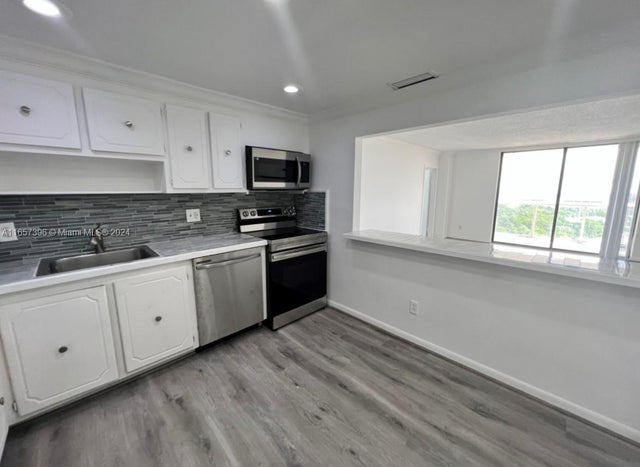 3 of 32 - 13499 Biscayne Blvd 1205, North Miami, FL