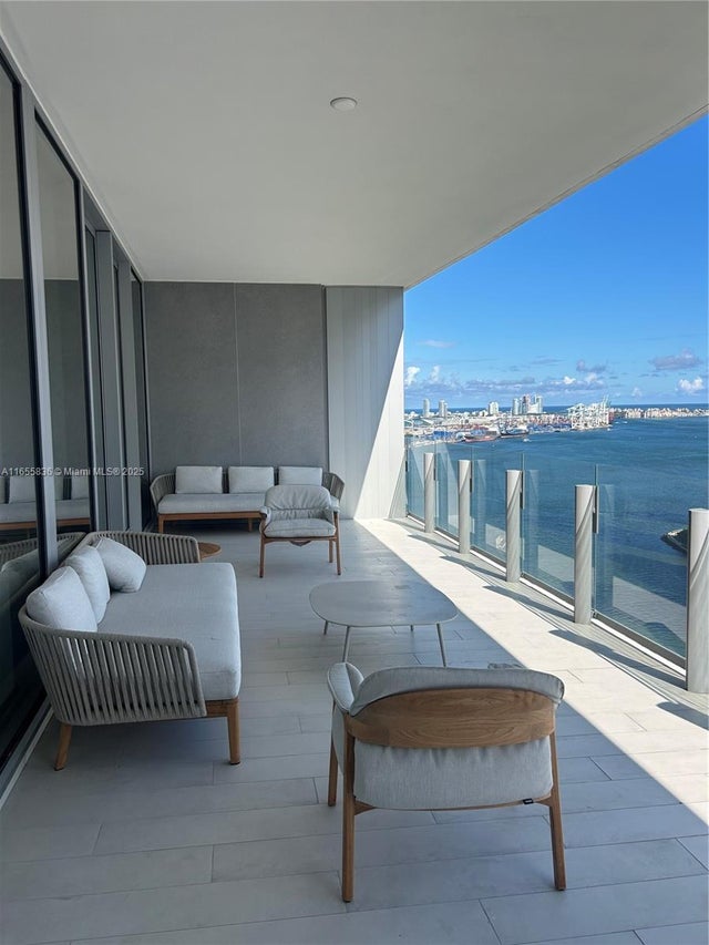 5 of 66 - 300 Biscayne Blvd Way 2702, Miami, FL