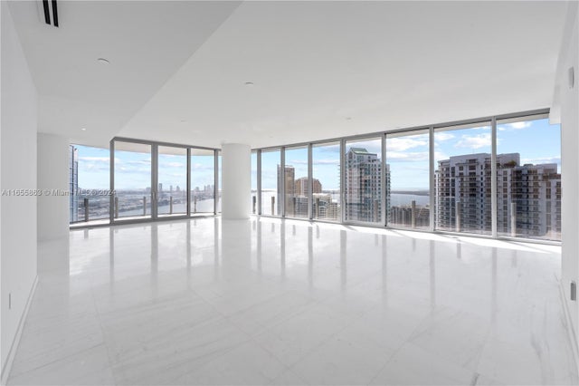 5 of 42 - 300 Biscayne Blvd Way 3201, Miami, FL