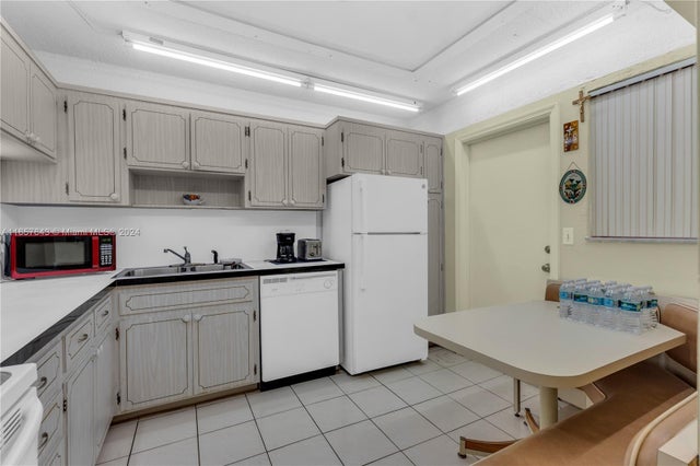2 of 20 - 215 Se 3rd Ave 407b, Hallandale Beach, FL
