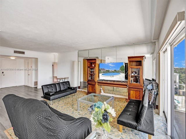 4 of 30 - 1075 92nd St 504, Bay Harbor Islands, FL