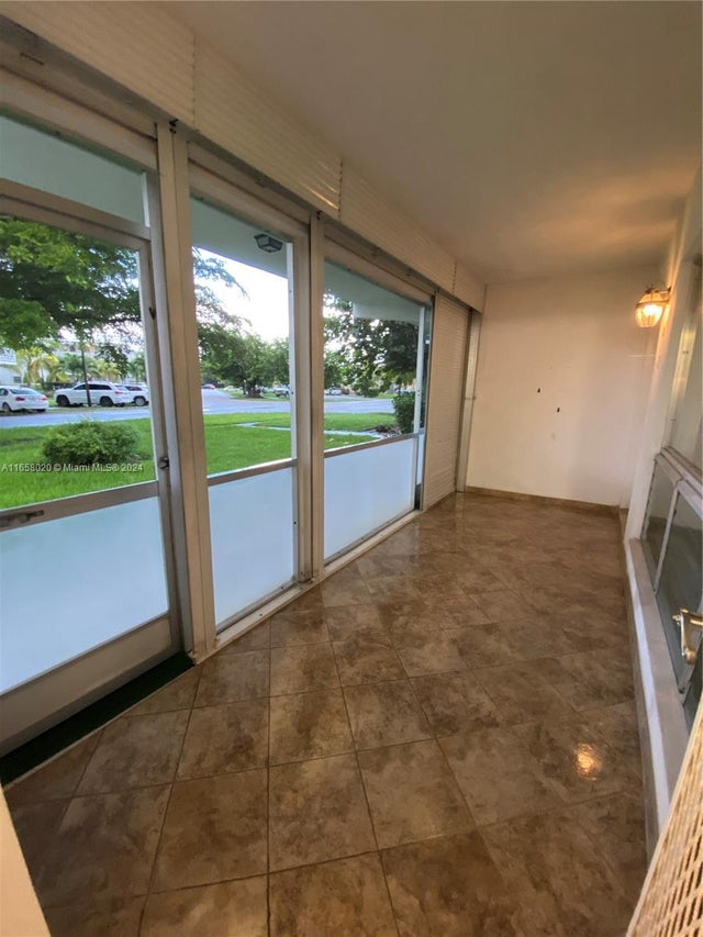 1 of 19 - 500 S Luna Ct 2, Hollywood, FL