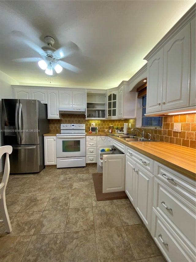 4 of 19 - 500 S Luna Ct 2, Hollywood, FL
