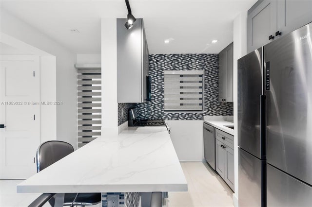4 of 18 - 321 Wilson St 101a, Hollywood, FL