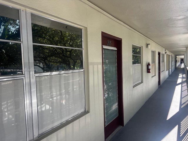 3 of 19 - 13255 Sw 7th Ct 205d, Pembroke Pines, FL