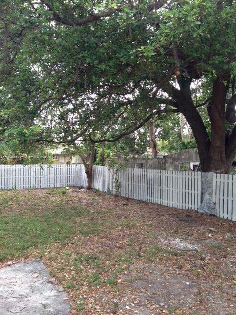 2 of 5 - 530 Nw 53rd St, Miami, FL