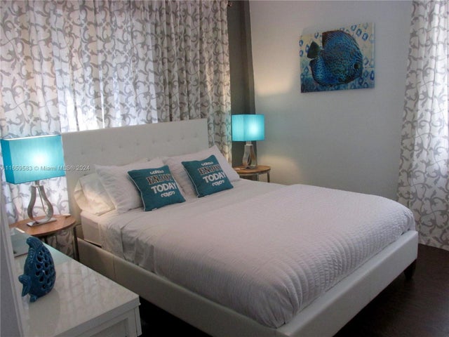 1 of 20 - 3030 Collins Ave 3e, Miami Beach, FL