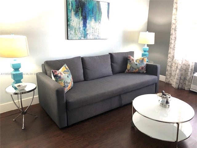 5 of 20 - 3030 Collins Ave 3e, Miami Beach, FL