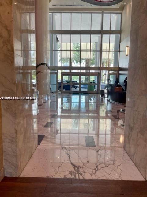 2 of 31 - 185 Sw 7th St 1605, Miami, FL
