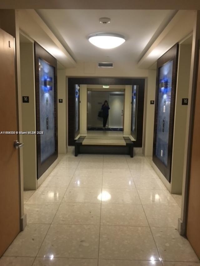 5 of 31 - 185 Sw 7th St 1605, Miami, FL