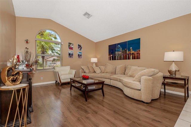5 of 33 - 7105 Nw 45th St, Coral Springs, FL