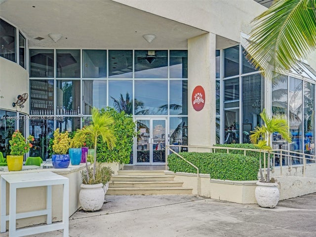 3 of 52 - 7601 E Treasure Dr 2418, North Bay Village, FL