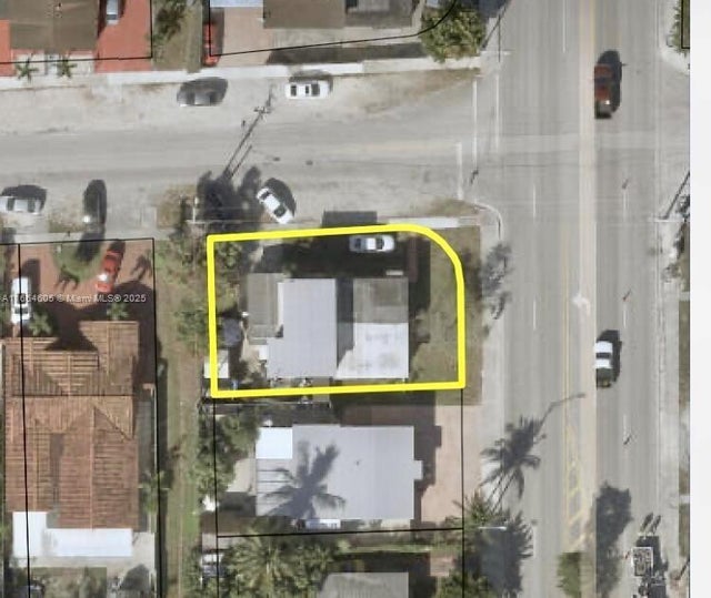 1 of 32 - 380 E 45 St, Hialeah, FL
