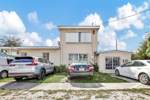 5 of 32 - 380 E 45 St, Hialeah, FL