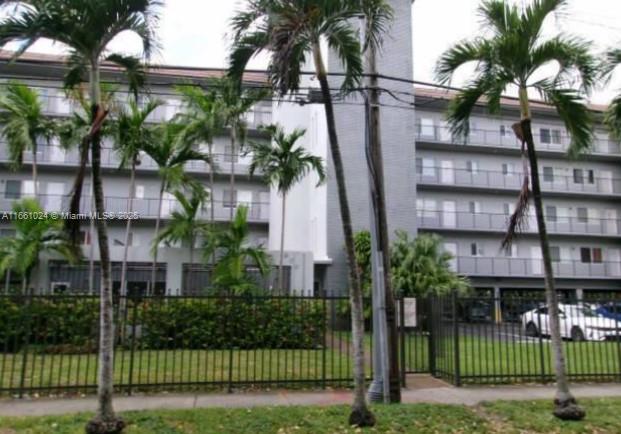 1 of 5 - 900 Sw 84th Ave 207a, Miami, FL