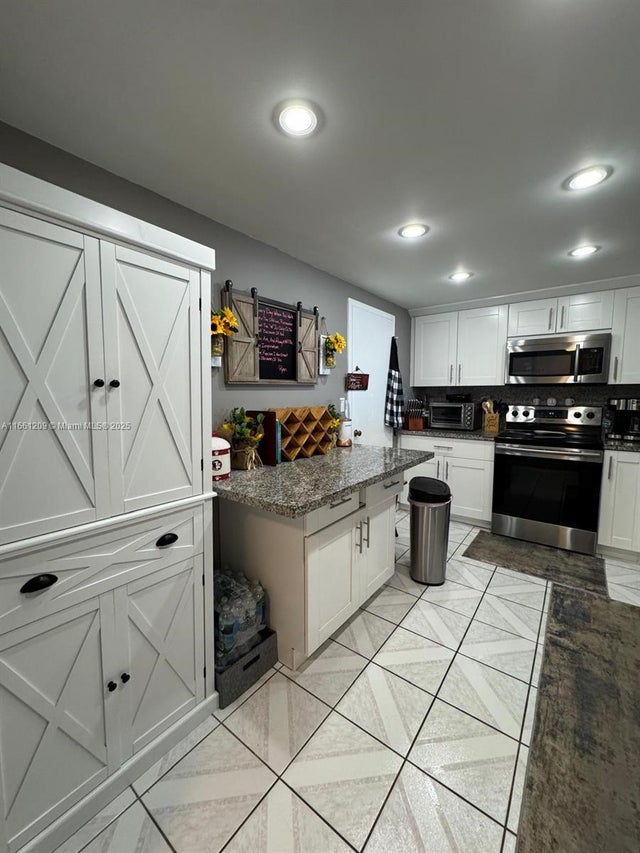 3 of 30 - 3800 S Ocean Dr 1816, Hollywood, FL