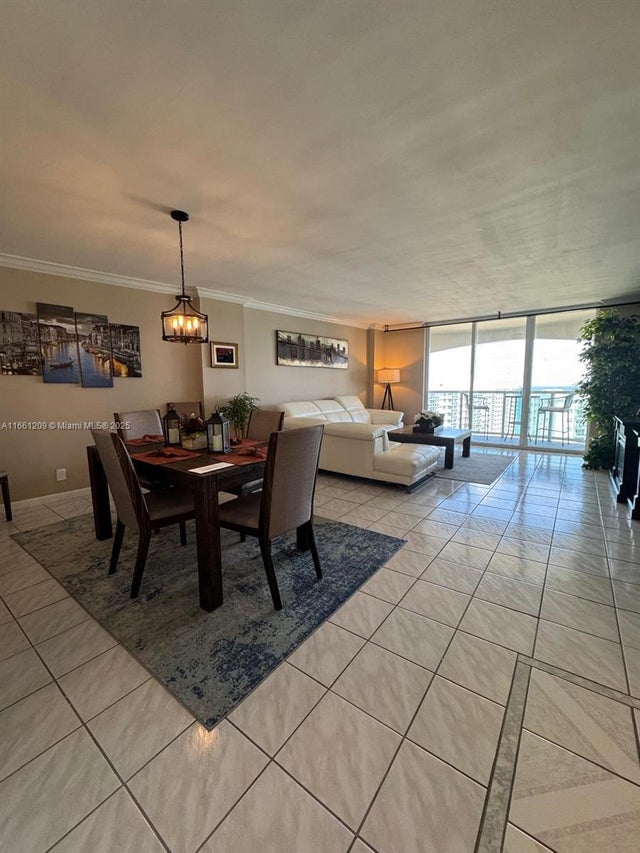 5 of 30 - 3800 S Ocean Dr 1816, Hollywood, FL