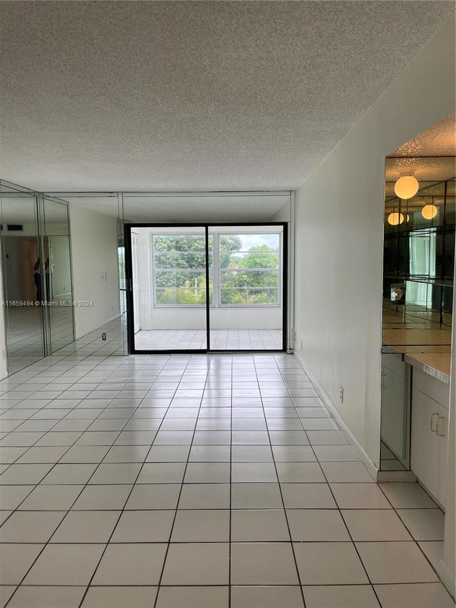 4 of 21 - 9235 Sw 8th St 406, Boca Raton, FL