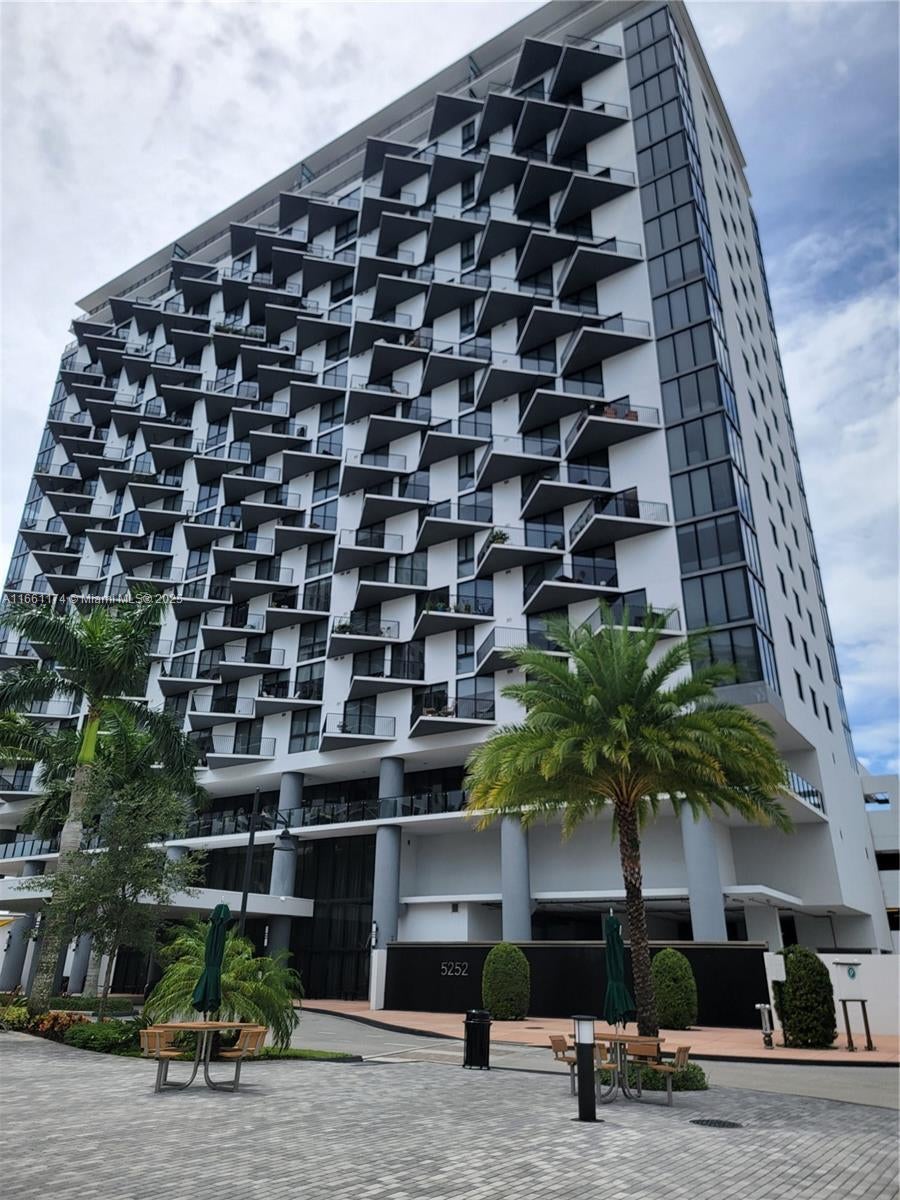 5252 Nw 85th Ave 1601, Doral