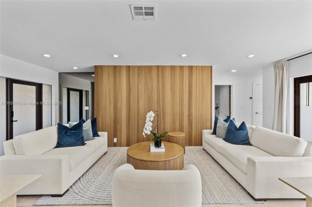 4 of 74 - 116 W 1st Ct, Miami Beach, FL