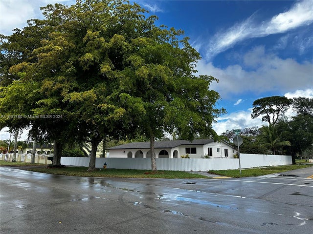 1 of 19 - 1805 Nw 175th St, Miami Gardens, FL