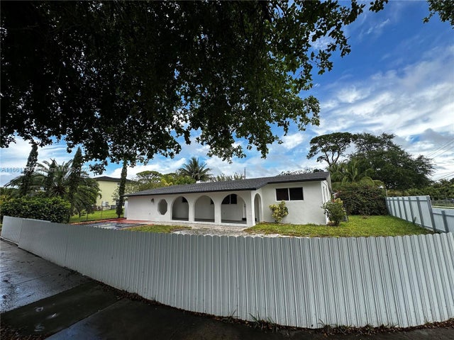 2 of 19 - 1805 Nw 175th St, Miami Gardens, FL