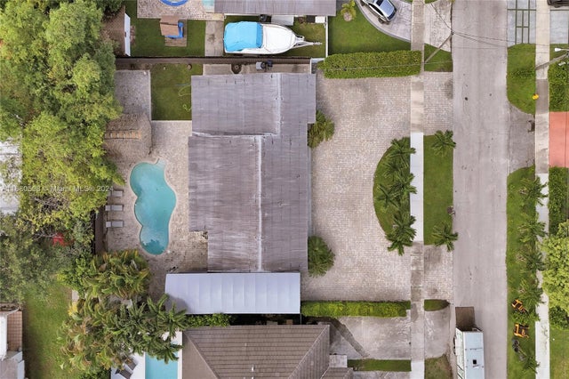 5 of 51 - 1910 N Hibiscus Dr, North Miami, FL