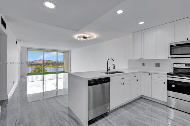 4 of 60 - 3091 N Course Dr 702, Pompano Beach, FL