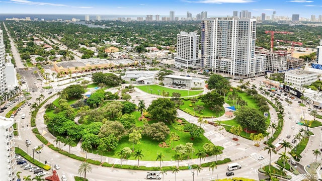 1 of 43 - 1830 Radius Dr 1024, Hollywood, FL